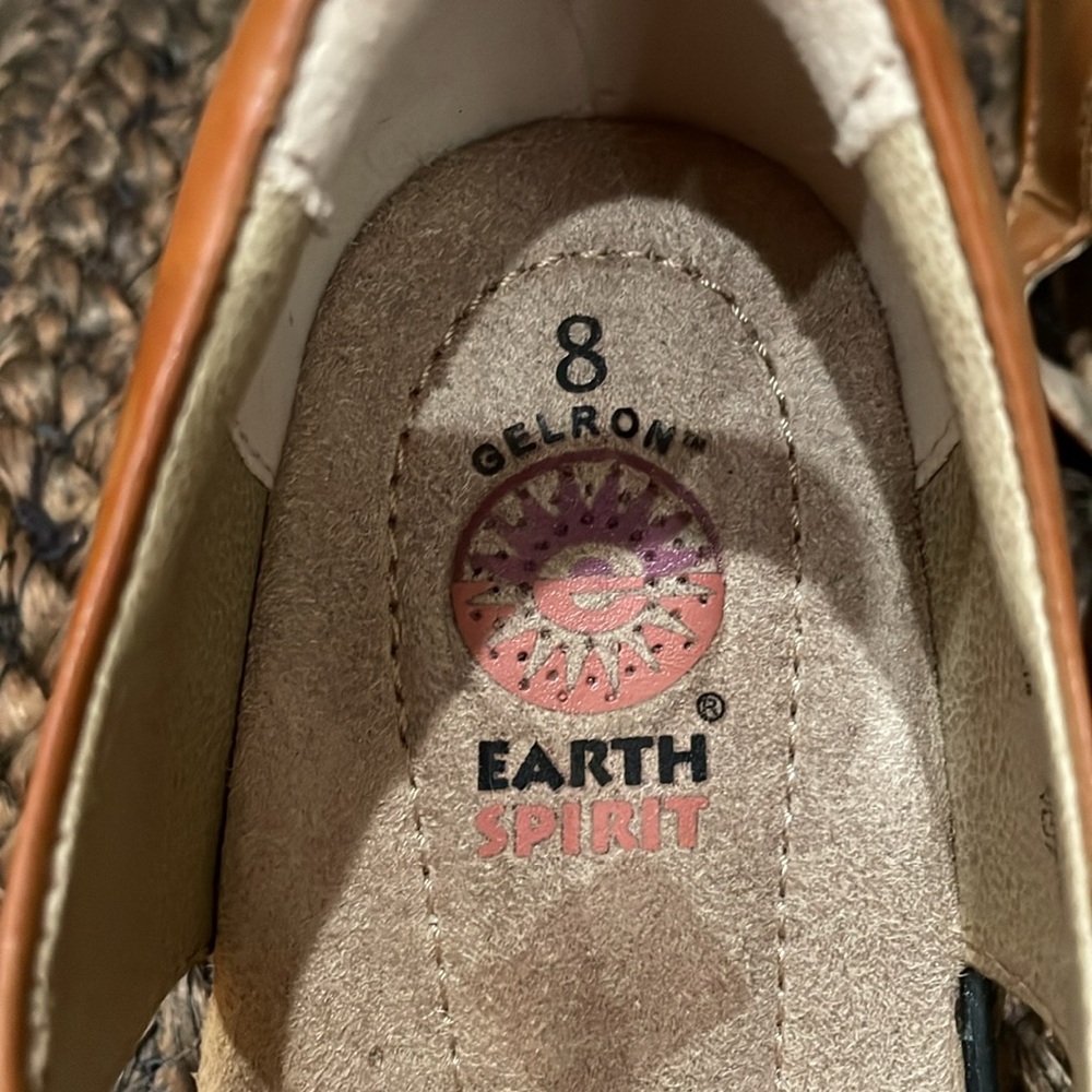 EARTH SPIRIT GELRON Women's Tan Sandals Sz 8 - Picture 9 of 11